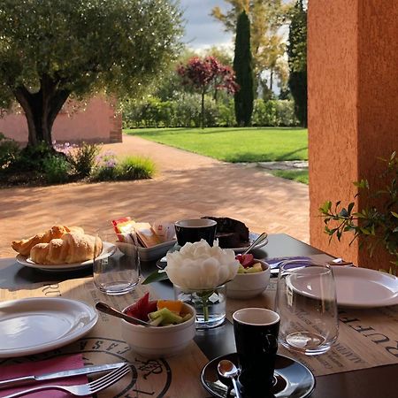 Bed and Breakfast Casale Appia Латина Экстерьер фото