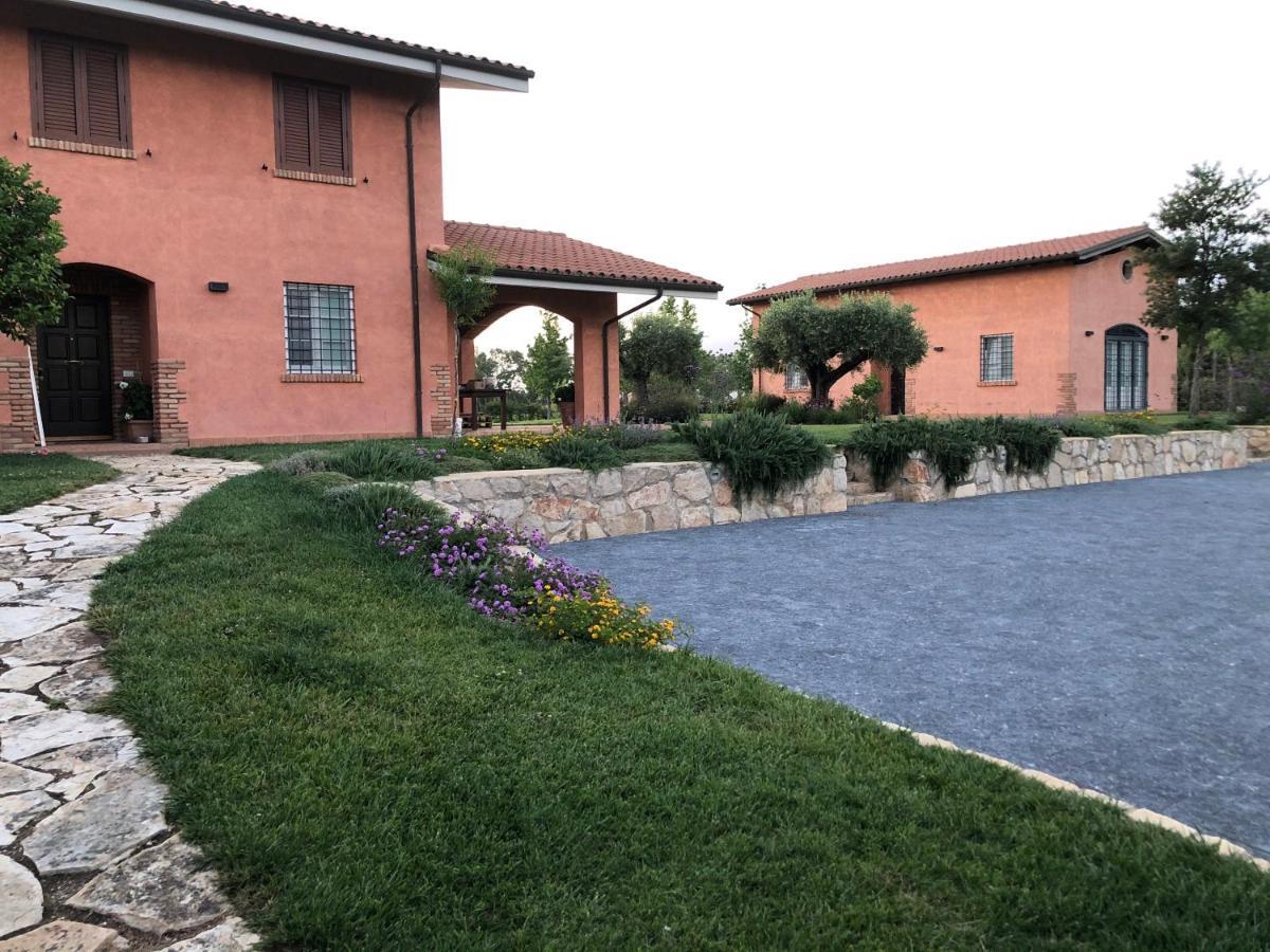 Bed and Breakfast Casale Appia Латина Экстерьер фото