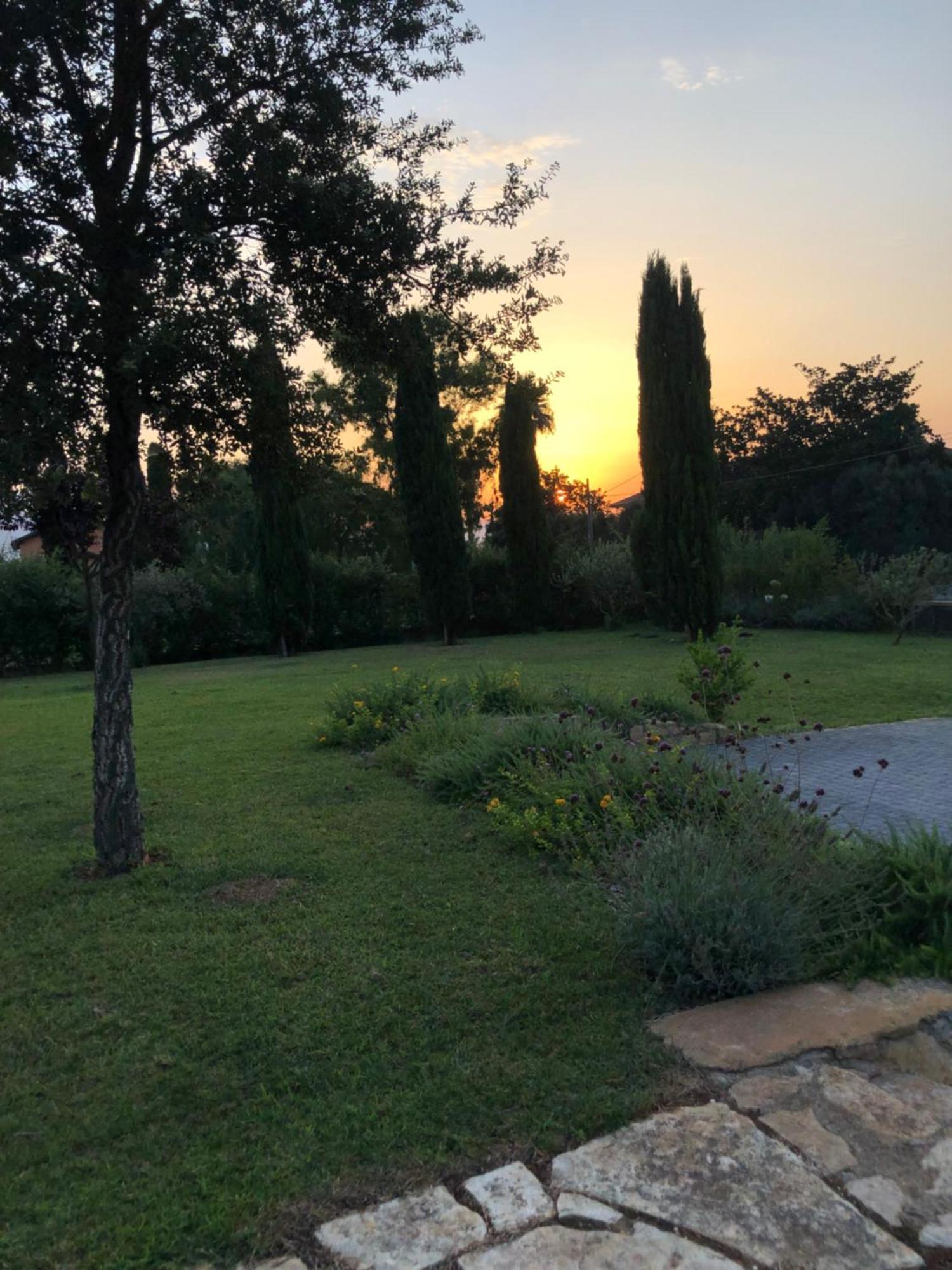 Bed and Breakfast Casale Appia Латина Экстерьер фото